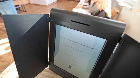 Спряха машинното гласуване в една от секциите в Община Каварна