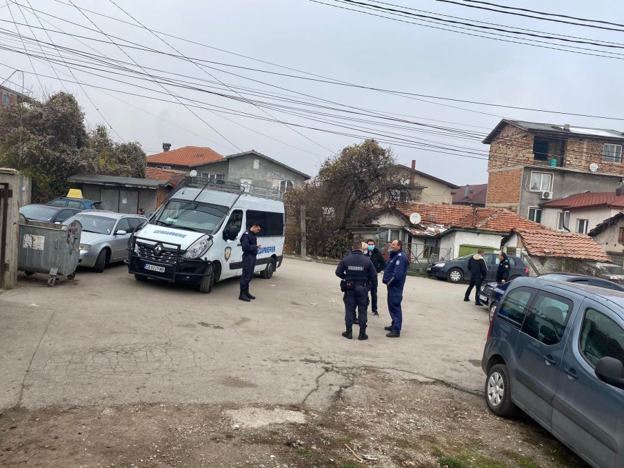 СПЕЦАКЦИЯ: Жандармерия нахлу в Карловско - арести за дрога и оръжие