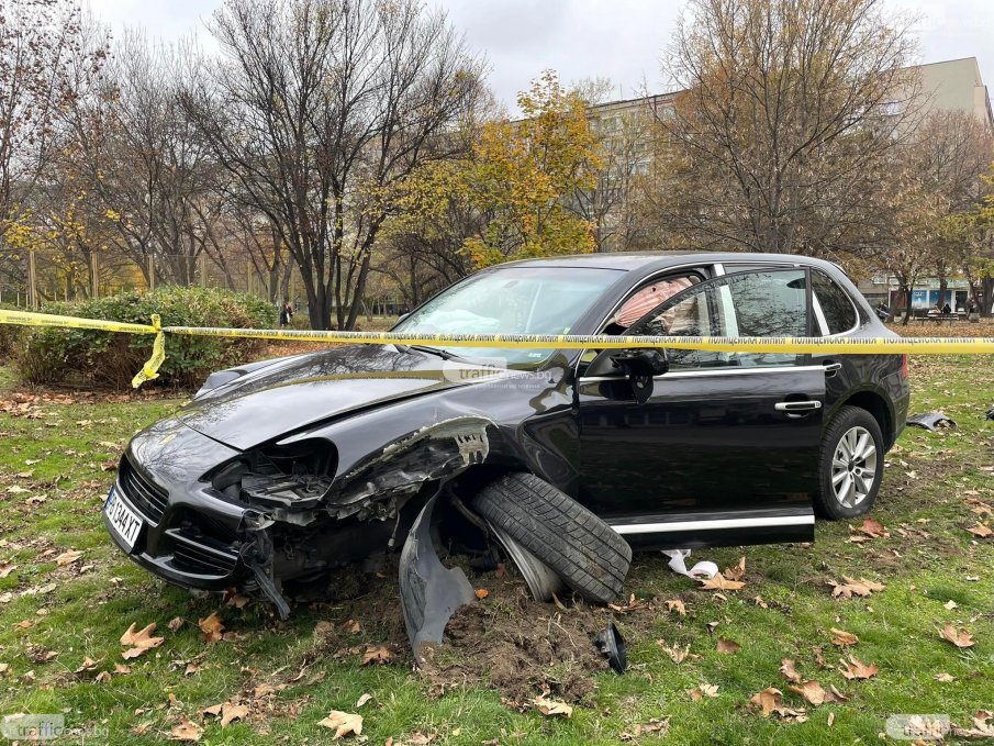 20-годишно софиянче размаза “Порше“ на пътя Ахтопол-Царево