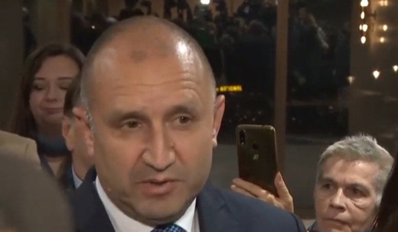 Социологът Евелина Славкова: Ниската избирателна активност предопредели победата на Радев