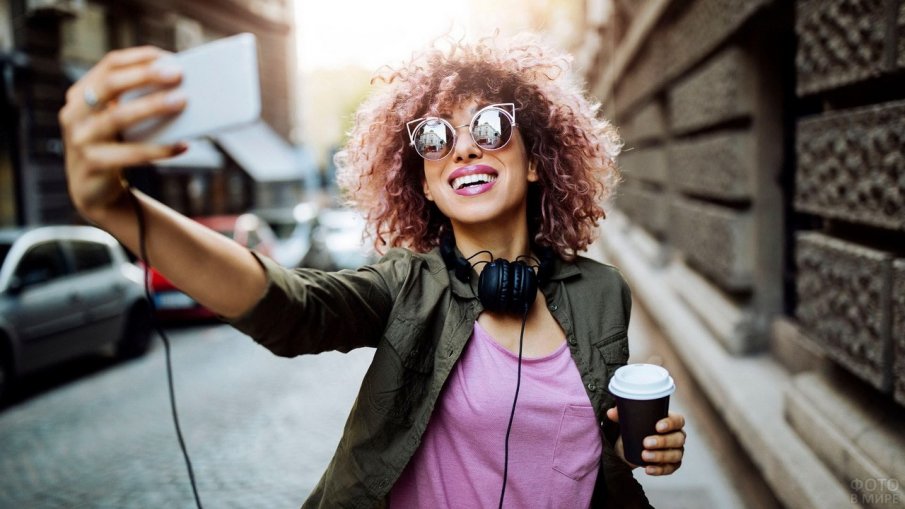 Младите се притесняват да публикуват снимки без филтри в социалните мрежи