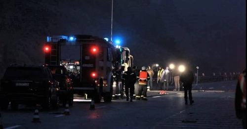 СТРАШНА ТРАГЕДИЯ! Пътнически автобус се запали на магистрала Струма. Жертвите са 45, сред тях 12 деца