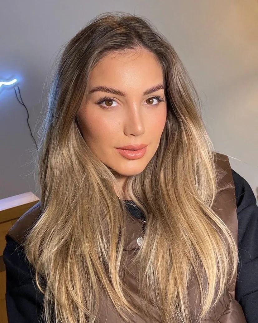 Посъветваха Алекс Петканова да си ламинира мозъка