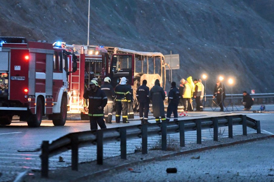 Автобусът, в който загинаха 45 души на автомагистрала „Струма”, е