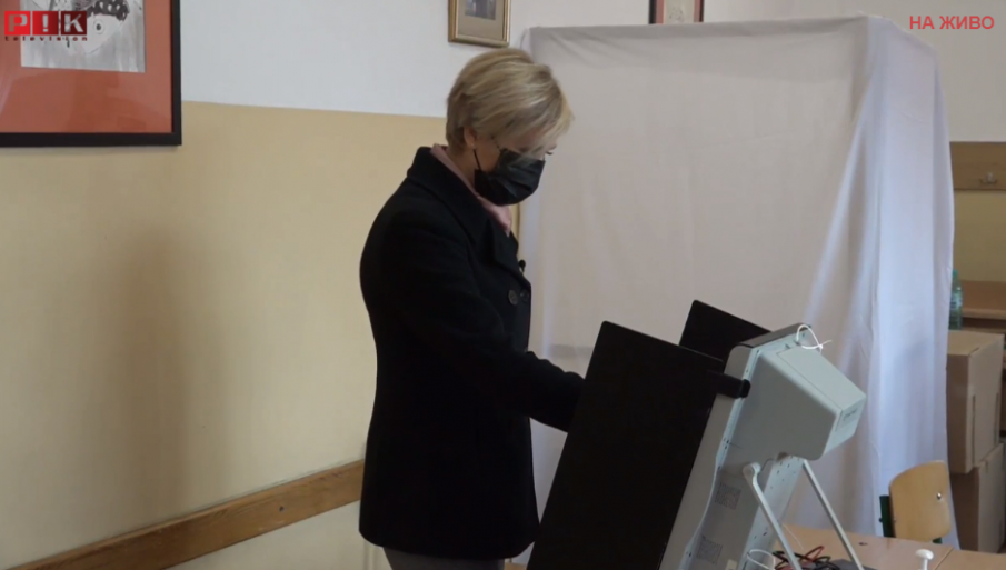 ГОРЕЩО В ПИК TV! Кандидатът за вицепрезидент Невяна Митева: Гласувах за президент, който ще спазва Конституцията (ВИДЕО/ОБНОВЕНА)