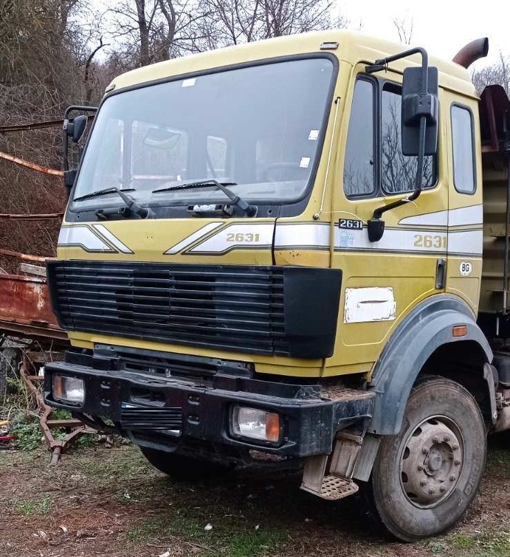 Открити са четири откраднати от столичани автомобила - багер, камион и купета от две скъпи коли (СНИМКИ) Открити са четири откраднати от столичани автомобила - багер, камион и купета от две скъпи коли (СНИМКИ)