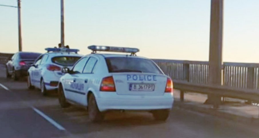 МВР-Варна: Психологът ни беше на път за Аспаруховия мост, но човекът не го дочака и скочи