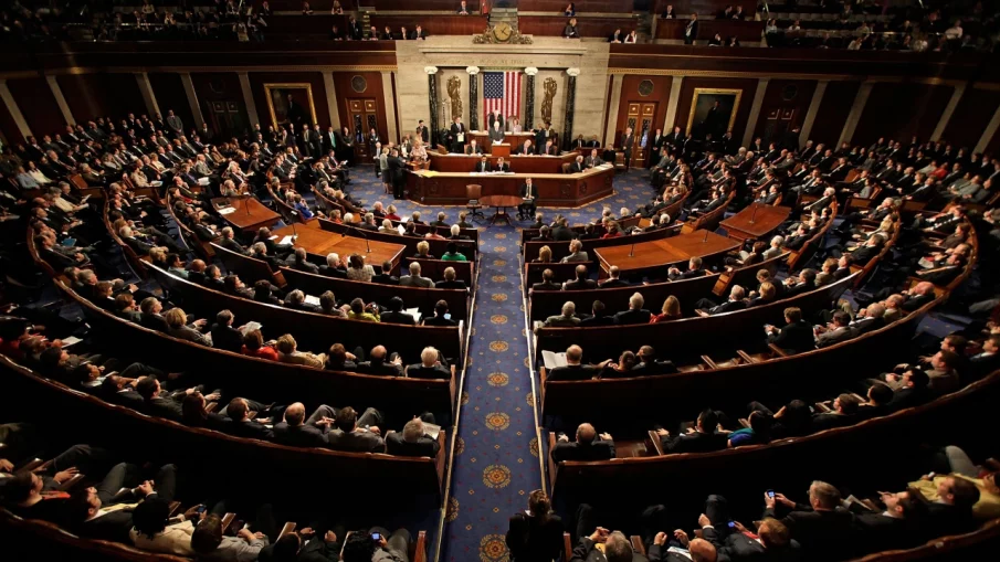 Камарата на представителите на американския Конгрес гласува законопроект за финансиране