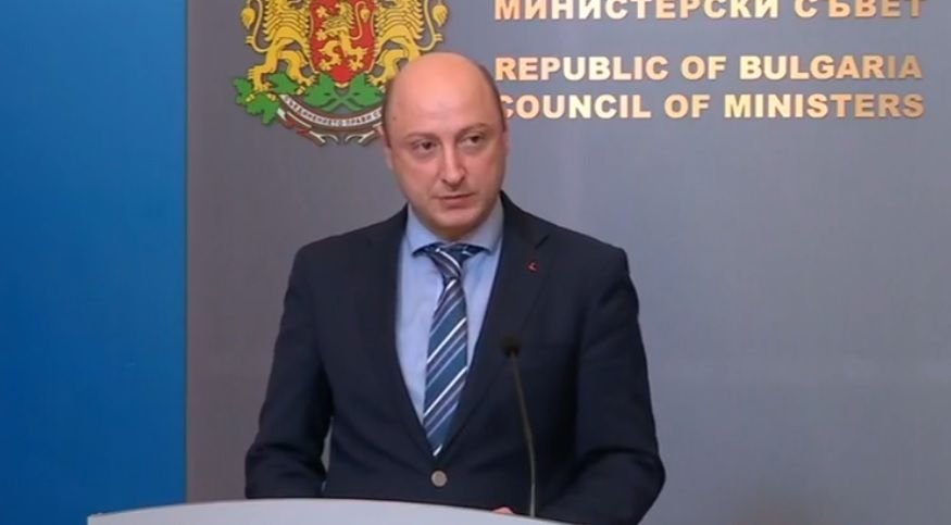 Предлагат увеличение на минималната заплата, майчинството и детските надбавки