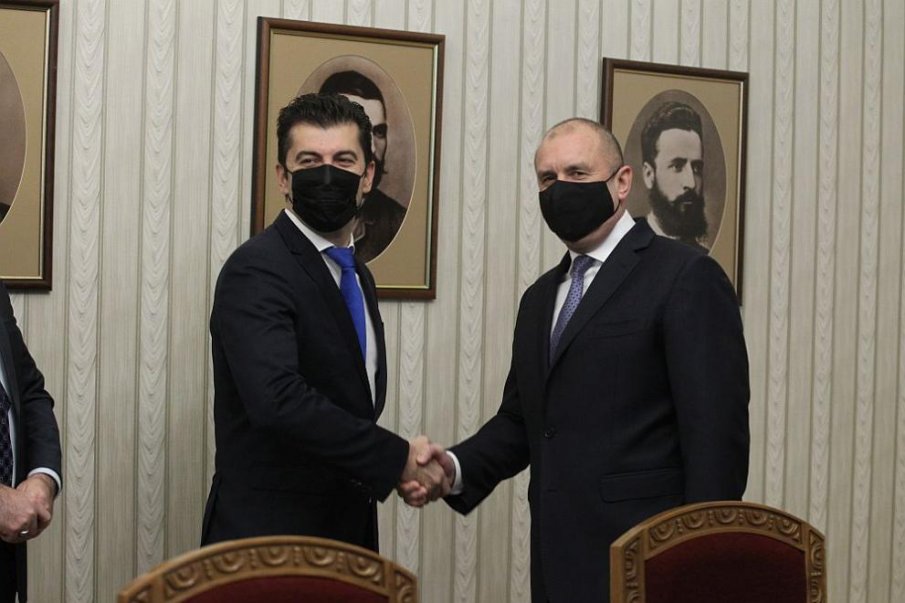 КОАЛИЦИЯТА В ДЕЙСТВИЕ! Ето как ще изглежда новият кабинет и кои ще са министрите