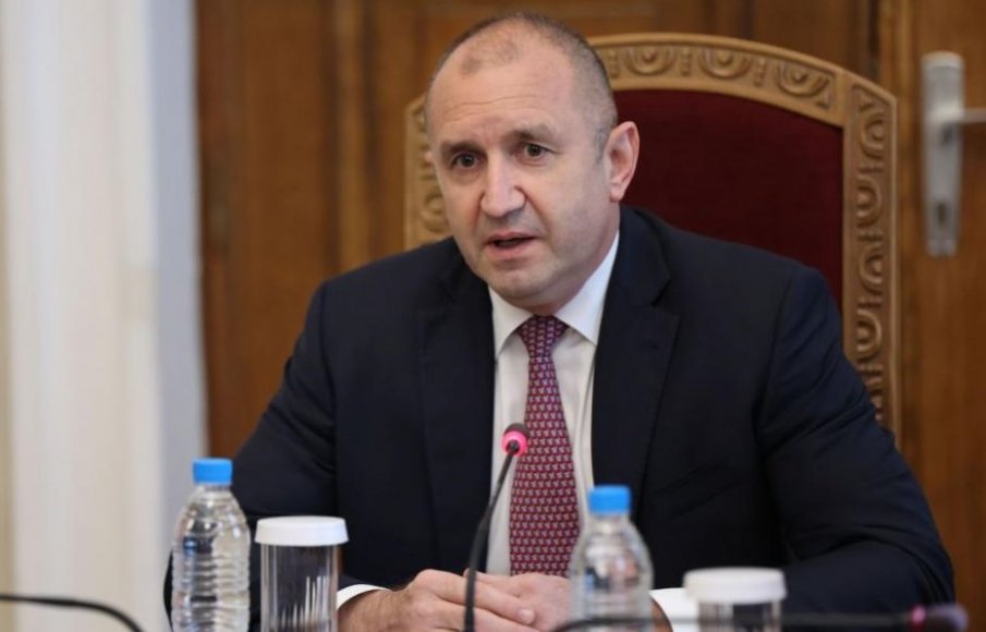 Радев продължава консултациите с парламентарните групи в 47-то НС
