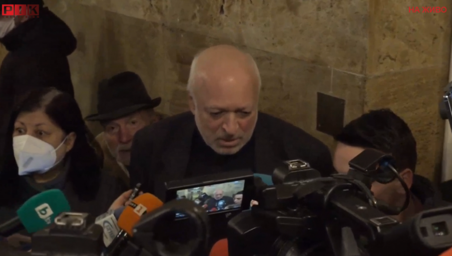 ГЕРБ я докара дотам да ги брани само Йоло Денев