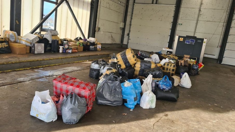 Хванаха 2 тира с дрехи ментета на ГКПП „Капитан Андреево“