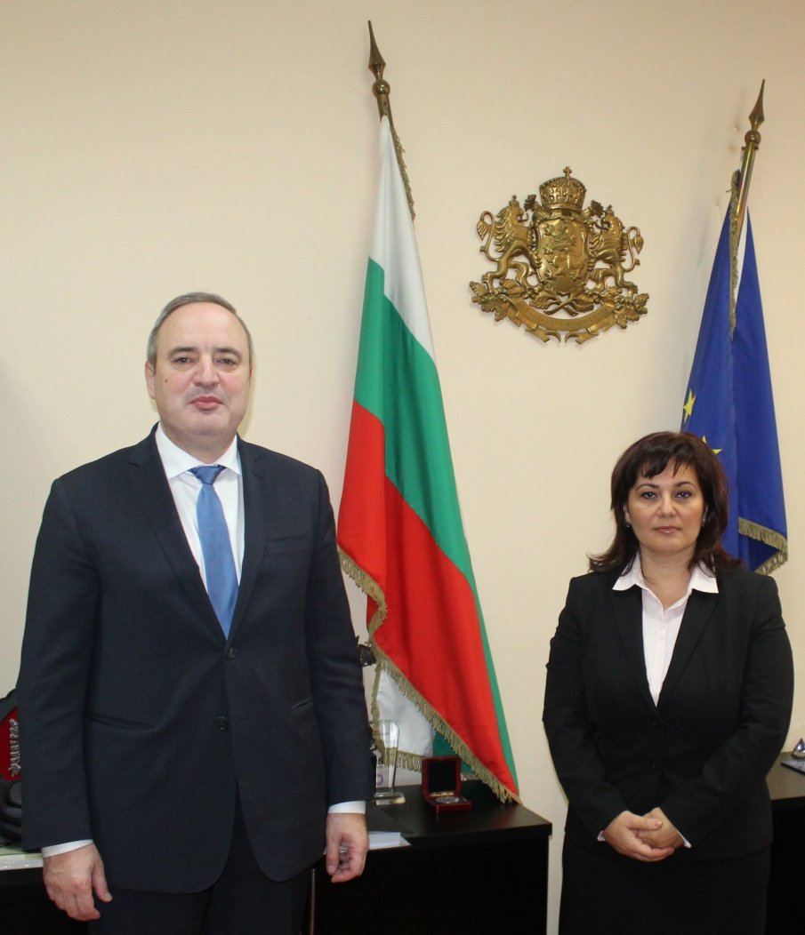 Асена Сербезова при проф. Анастас Герджиков за Медицинския университет - канят се да го отворят за студенти