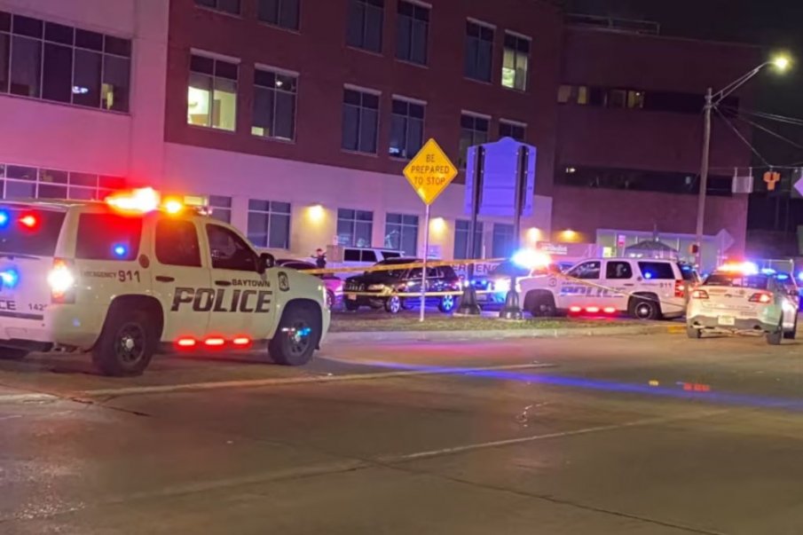 Един убит и 14 ранени при стрелба по възпоменателна церемония в Тексас