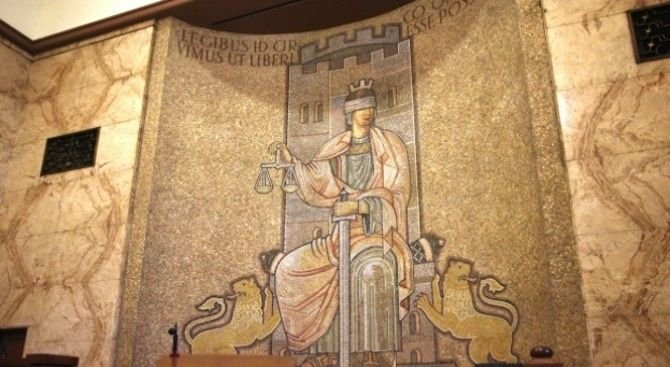 Ученици се оплакват от сексуален тормоз по време на онлайн обучението