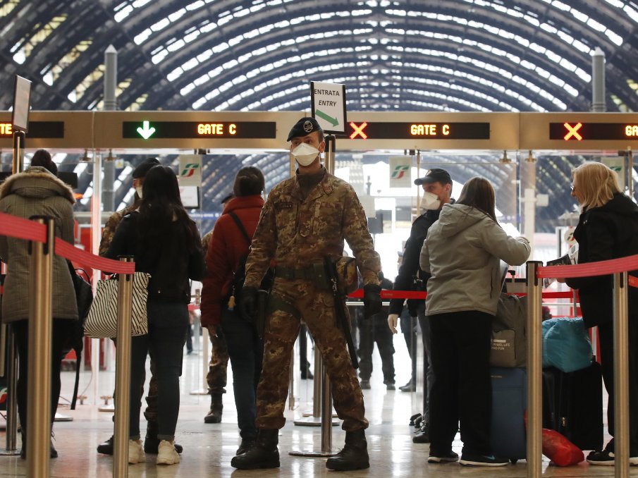 Италия въвежда задължителен отрицателен тест за COVID-19  за всички пристигащи от България