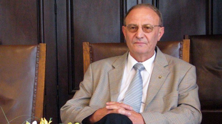 Проф. Кирил Топалов: Българската идентичност не може да се жертва в името на бизнес отношения със Скопие Проф. Кирил Топалов: Българската идентичност не може да се жертва в името на бизнес отношения със Скопие