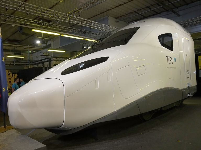 Тръгва супер влак Париж-Милано, взима разстоянието за 6 часа срещу 23 евро