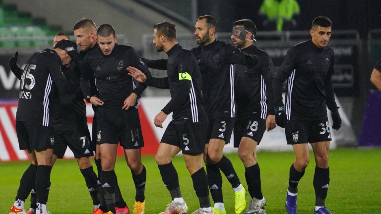 Пирин реже бюджета наполовина