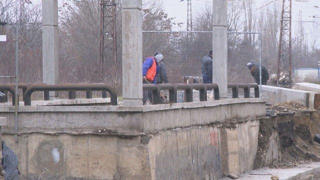 АЛО, ОБЩИНАТА! Преминаването през гара Подуяне е опасно