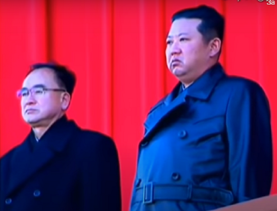 Севернокорейският лидер Ким Чен-ун се на публично събитие по повод