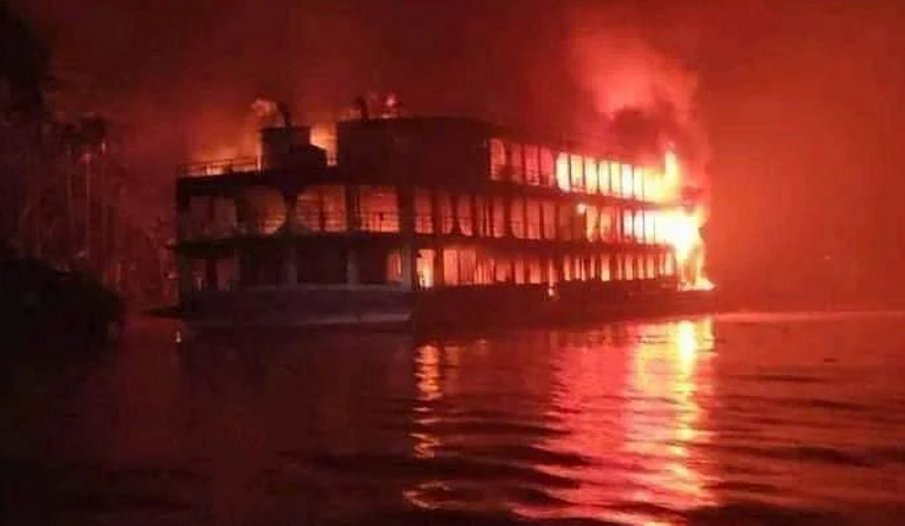 Седем души загинаха при пожар на ферибот във Филипините