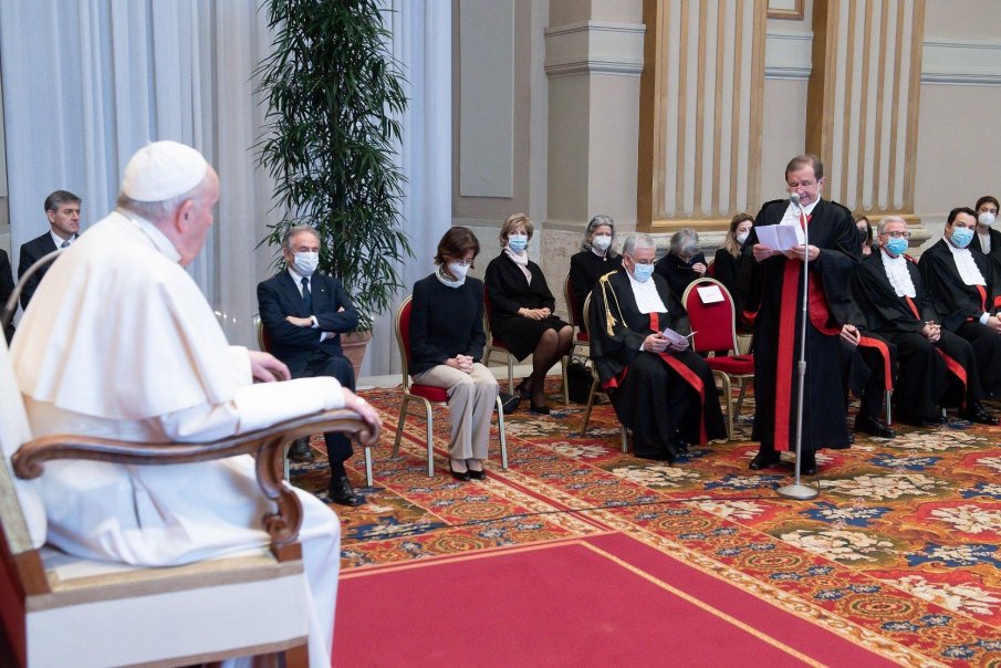 И във Ватикана въведоха зелен сертификат