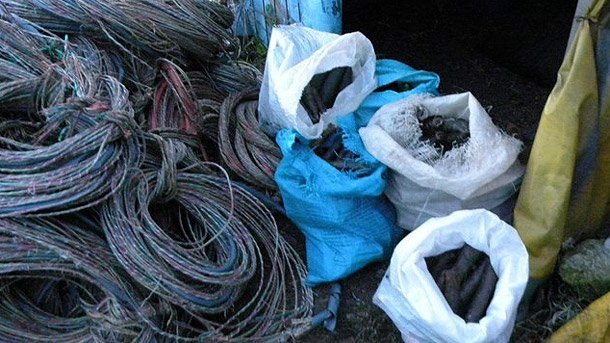 Спипаха двама да крадат метали от предприятие