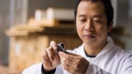 Инженери създадоха гъвкава батерия, която може да се пере