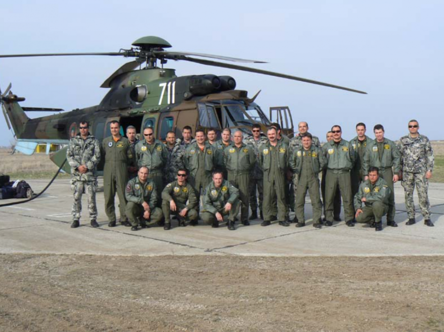 Военнослужещи от авиобаза Крумово бяха наградени за участието си в спасителна акция в Пирин