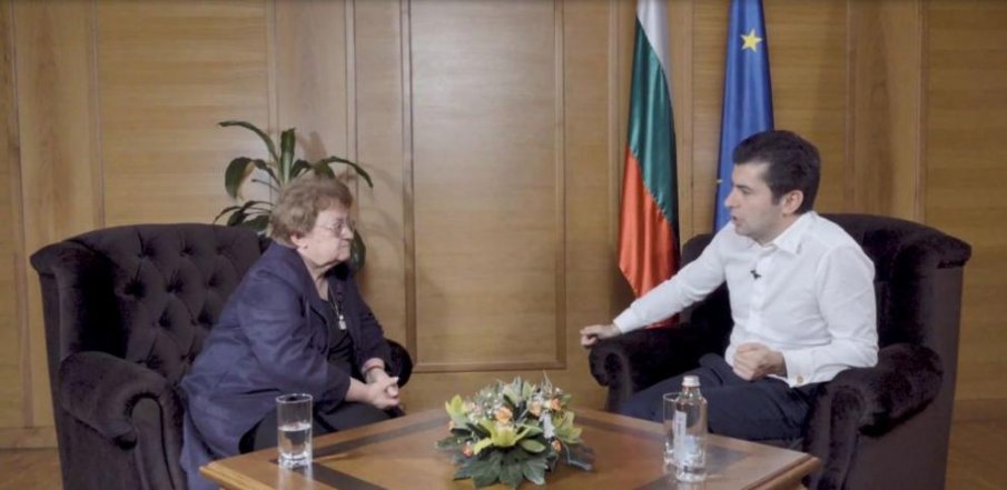 В края на април &ndash; май месец в страните с