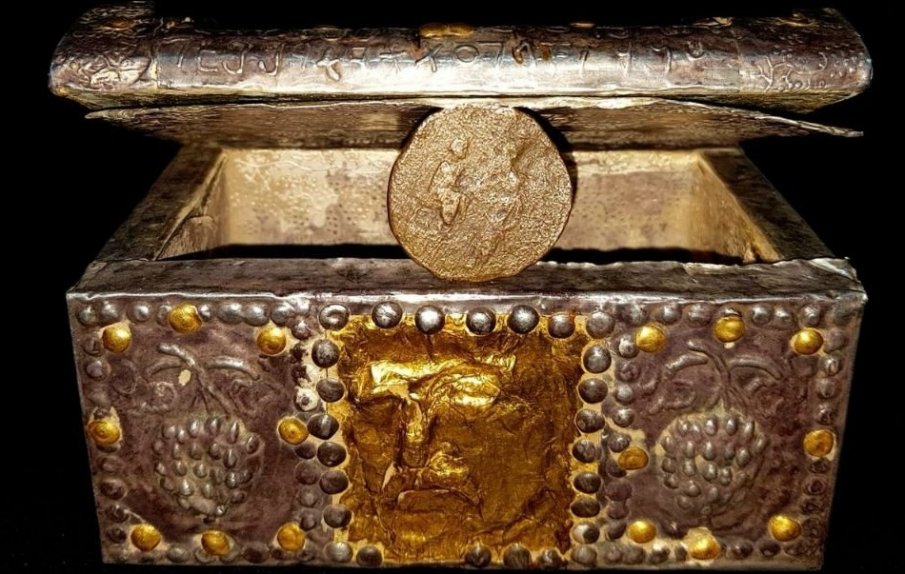 Турската полиция иззе от иманяри позлатен римски ковчег