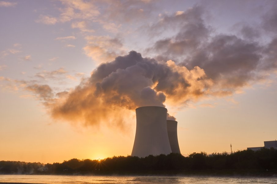 Германското правителство заяви днес, че смята за опасна ядрената енергия