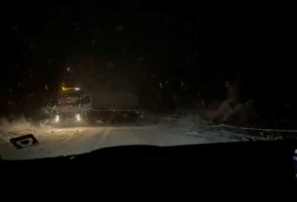 СНЕЖЕН АД: ТИР затапи пътя Бяла - Русе