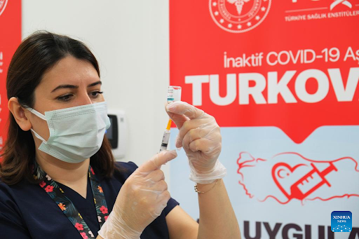Турция започна поставянето на пета бустерна доза срещу COVID-19