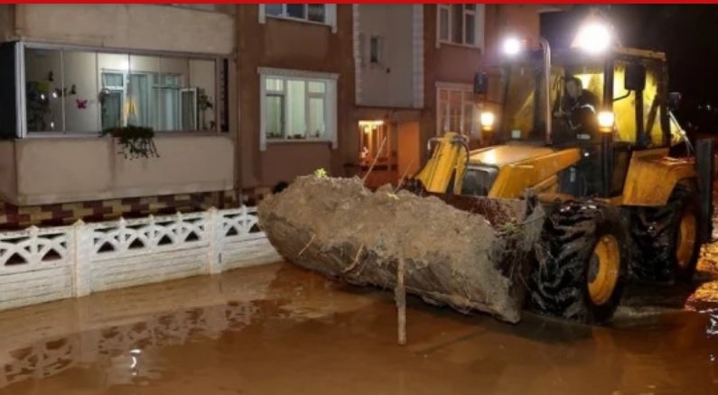 Предупреждение към пътуващите за шопинг: Край Одрин е опасно заради наводнения