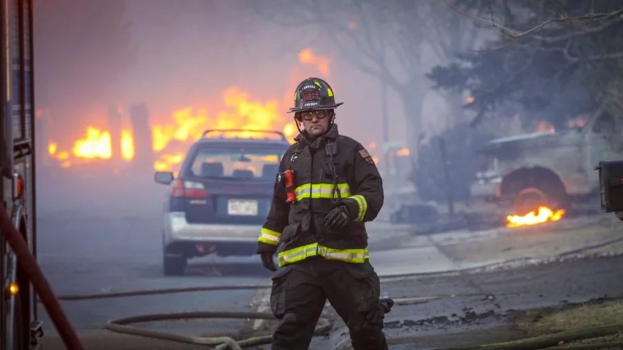 Пожарите в Колорадо оставиха хиляди разрушени сгради, трима души са в неизвестност