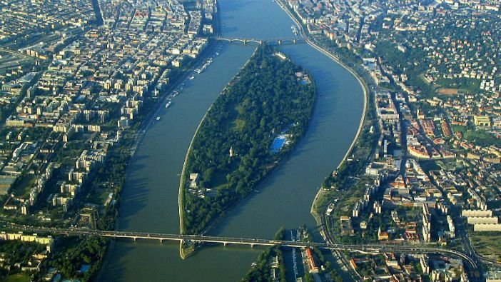 НАПРЕЖЕНИЕ: Украйна затвори речните си пристанища за руски кораби