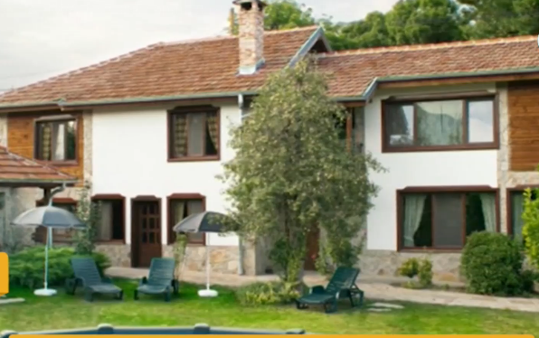 Къщата в село Леденик, която брокерка отдаде под наем за