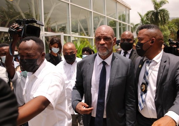 Въоръжени лица направиха неуспешен опит да убият хаитянския министър-председател Ариел