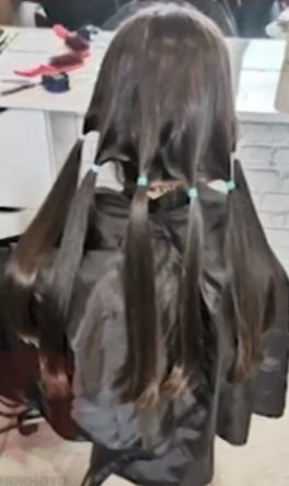 6-годишната Ася Серафимова от Гоце Делчев дари преди дни косата