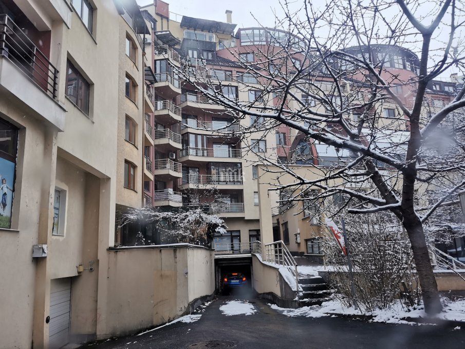 САМО В ПИК И РЕТРО: Мамалев си купи електромобил за 50 бона за Коледа (ПАПАРАШКИ СНИМКИ)