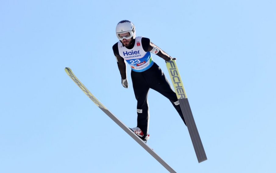 Най-добрият български ски скачач Владимир Зографски направи много силно състезание