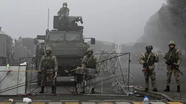 АД В КАЗАХСТАН: Трима полицаи са обезглавени в Алмати, убитите униформени са общо 12