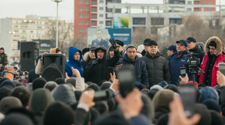 Президентът на Касим-Жомарт Токаев въведе комендантски час от 23 часа