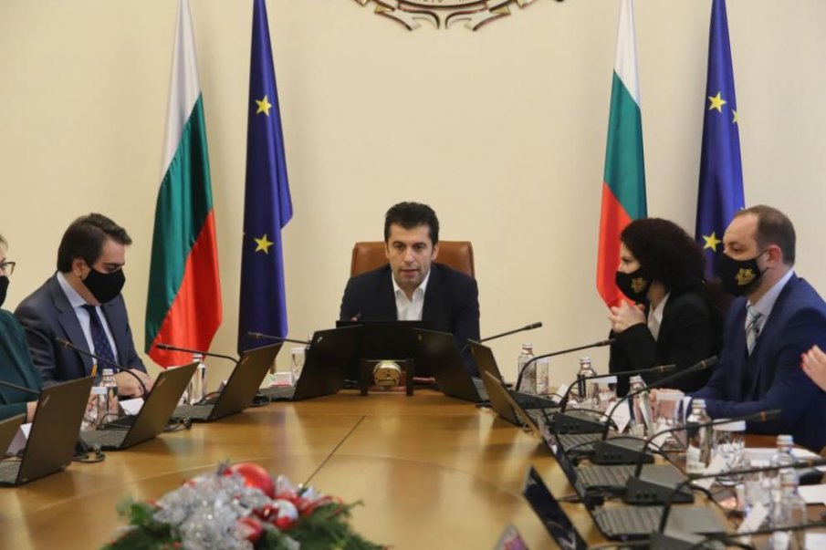 Кабинетът решава утре смяната на областните управители
