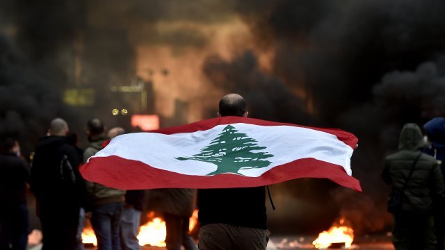 Ливан парализиран от масов протест