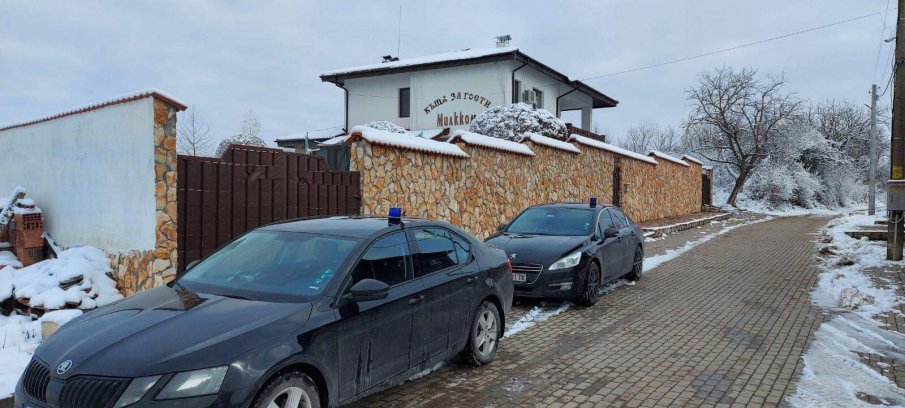 ОТ ПОСЛЕДНИТЕ МИНУТИ: Комисията Цацаров подхвана далавери в Община Луковит (СНИМКИ)