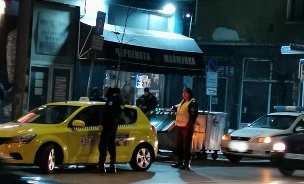 Полицията лови нелегални таксита и дрогирани пътници
